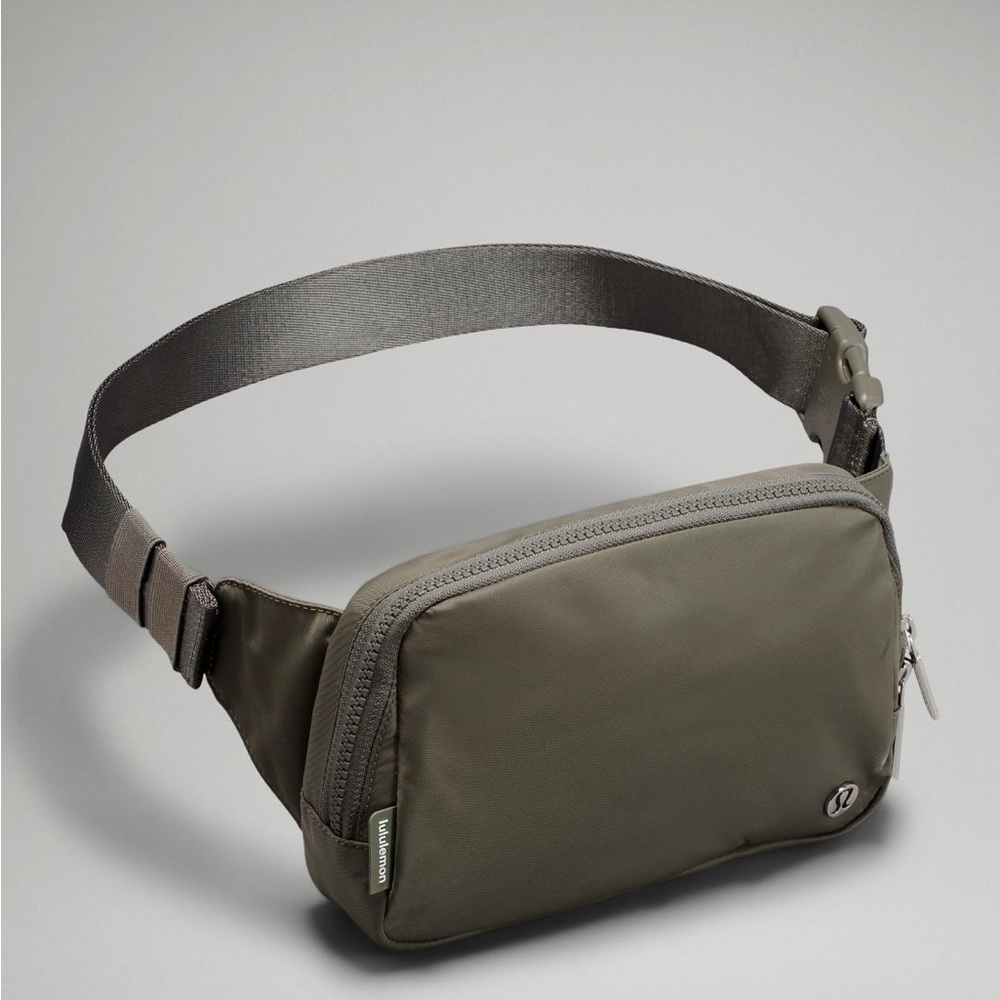 Lululemon Everywhere Belt Bag Large 2L- Grey Sage - Picture 7 of 9